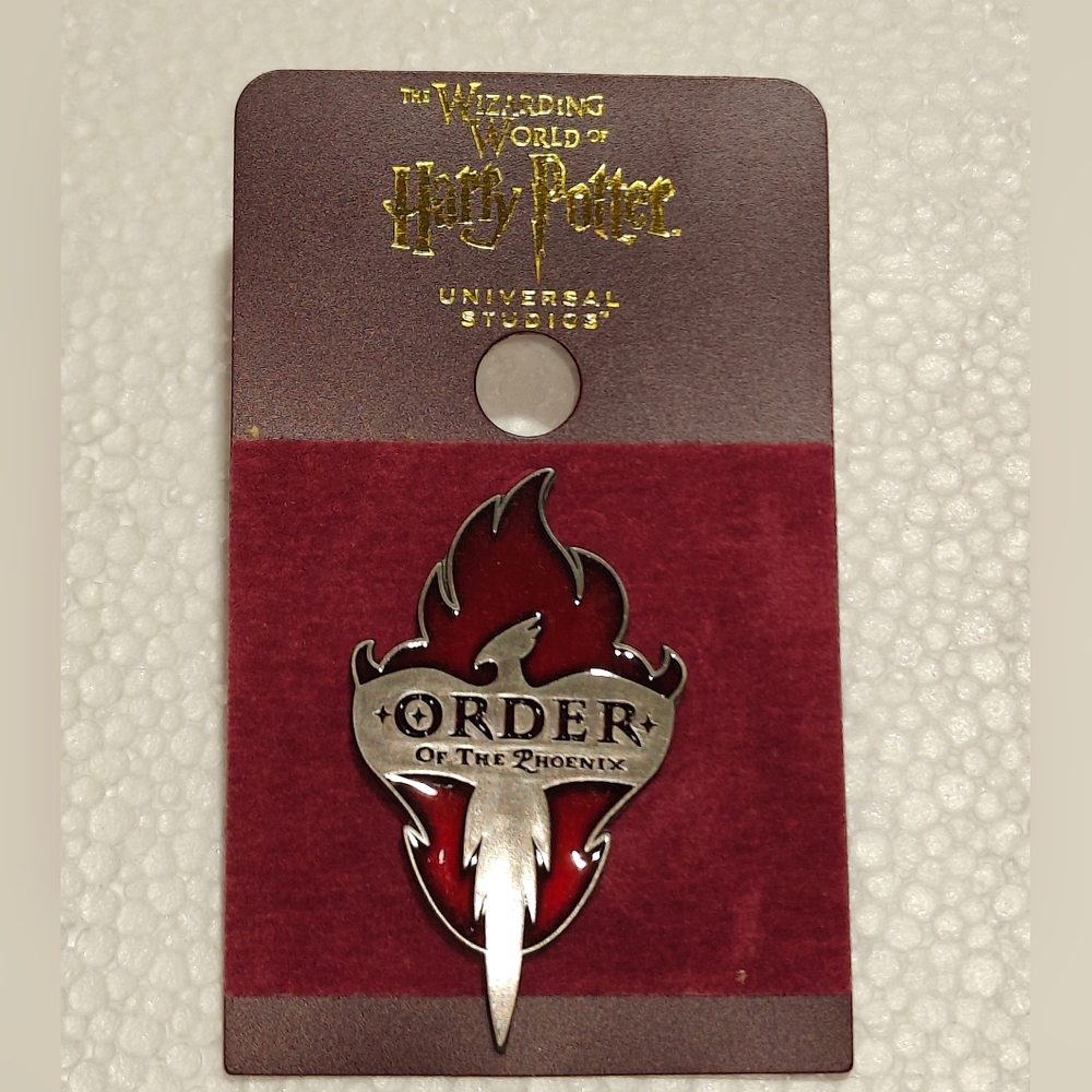 NWT Wizarding World Of Harry Potter Order of Phoenix Pin Badge Universal Studios